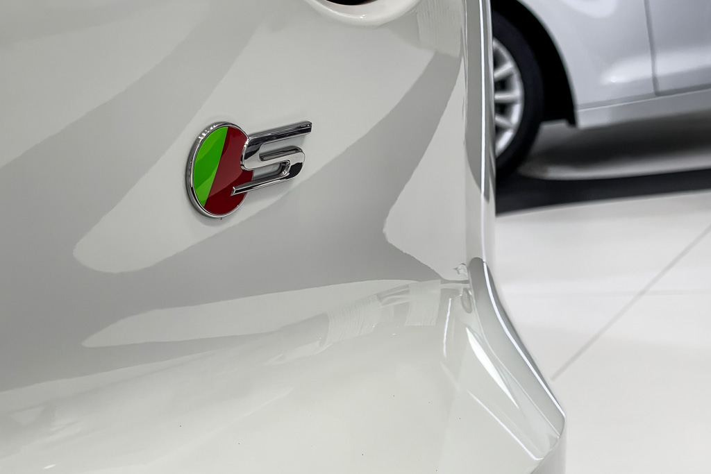 Jaguar F-Type V8 S convertible