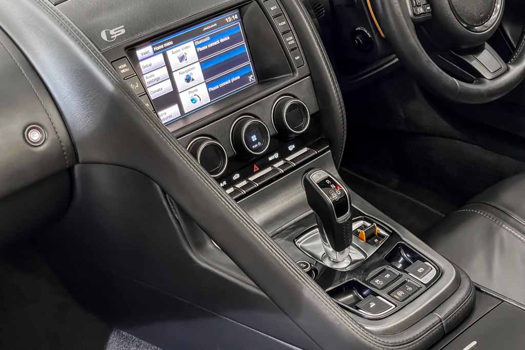 Jaguar F-Type V8 S convertible