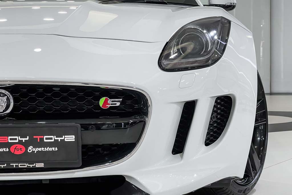 Jaguar F-Type V8 S convertible