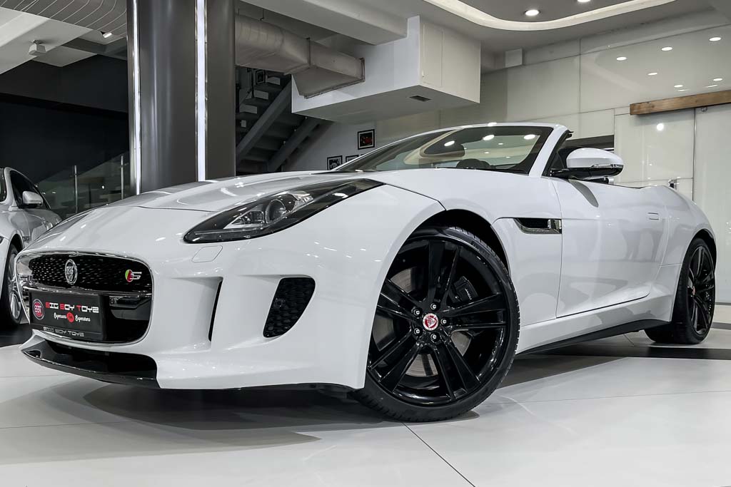 Jaguar F-Type V8 S convertible
