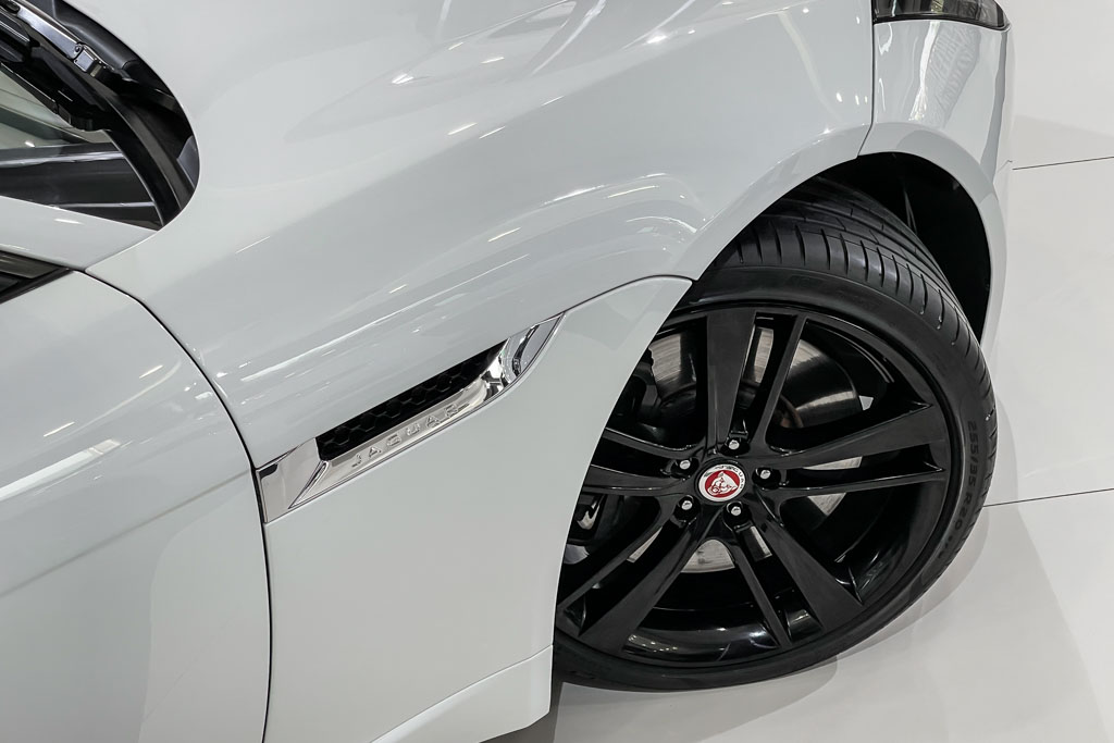 Jaguar F-Type V8 S convertible