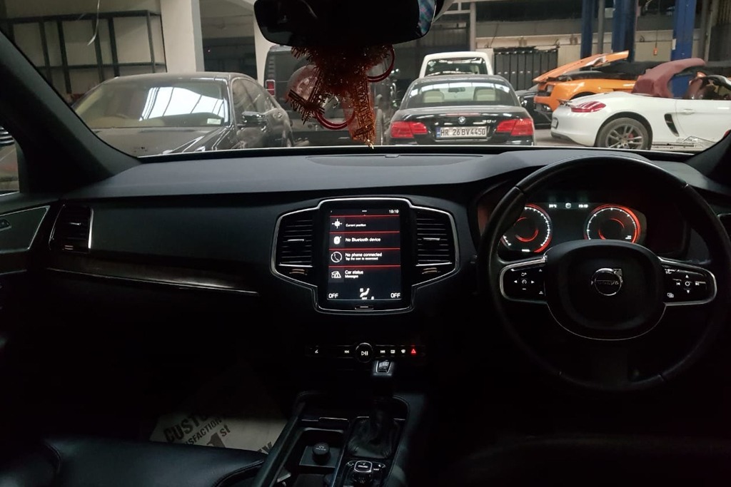 2016 Volvo XC 90 Momentum