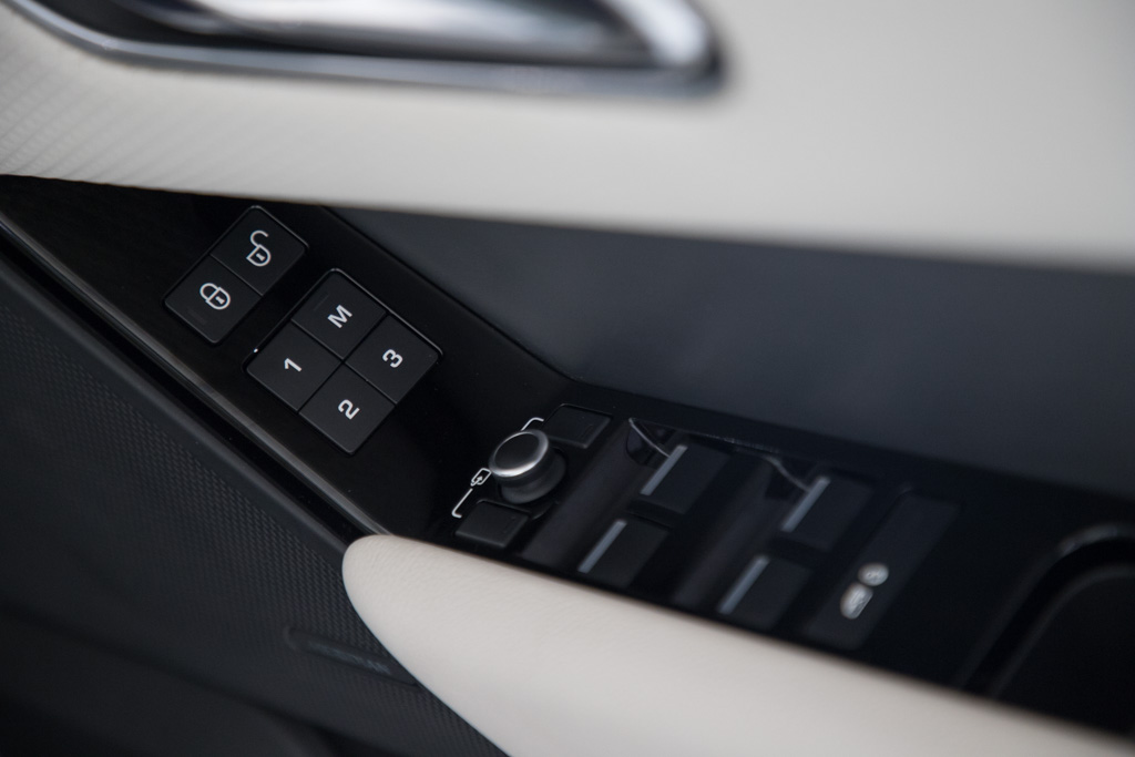 Range Rover Velar D180 S R-Dynamic