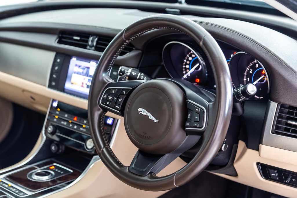 Jaguar XF