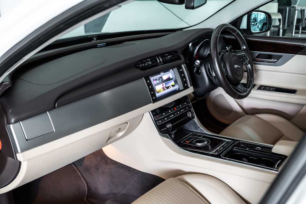 Jaguar XF