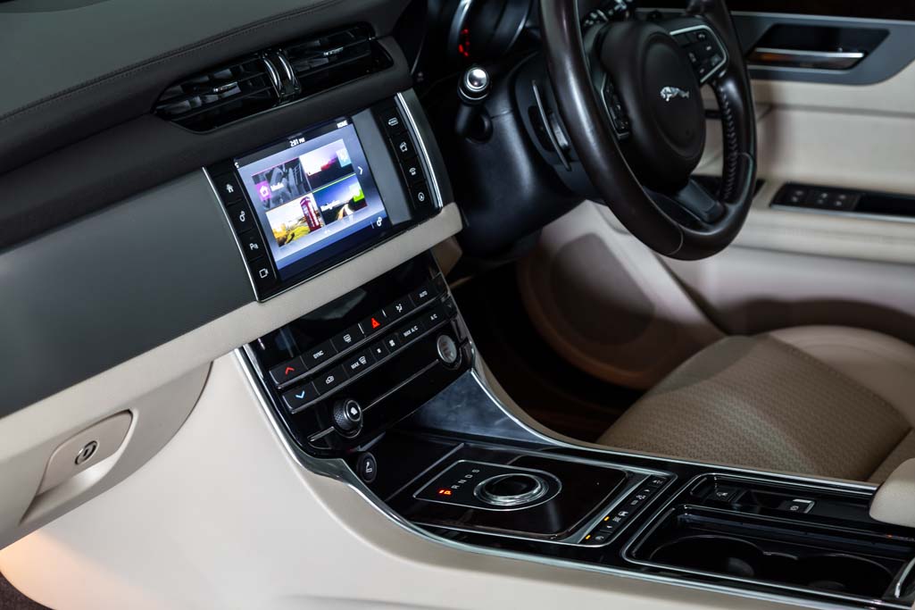 Jaguar XF
