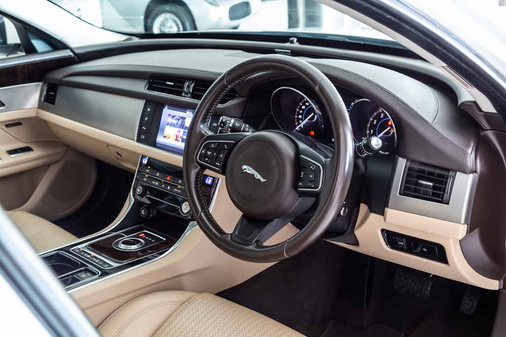 Jaguar XF