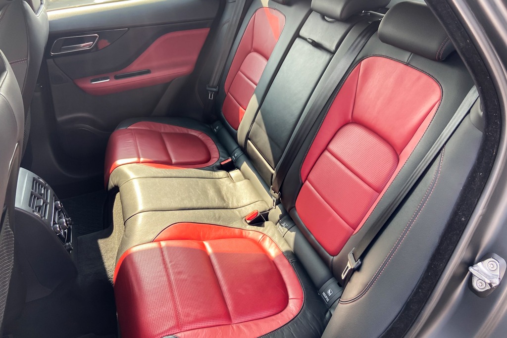 Jaguar F-Pace R sport