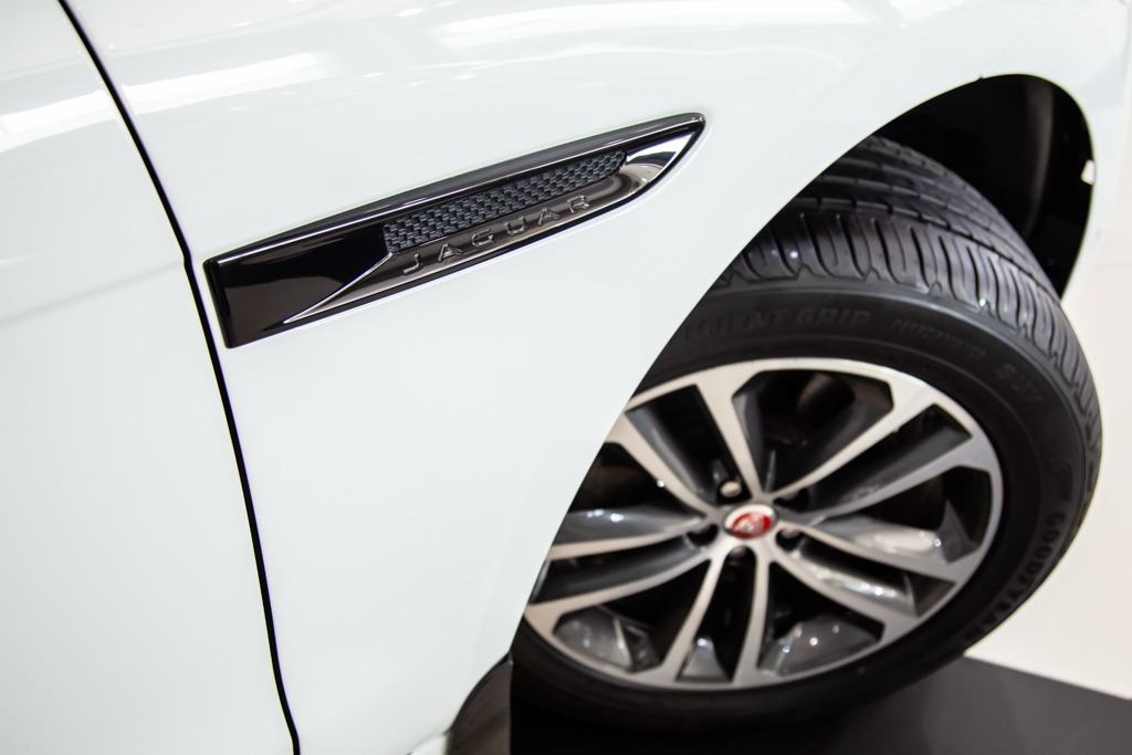 Jaguar F-Pace R sport