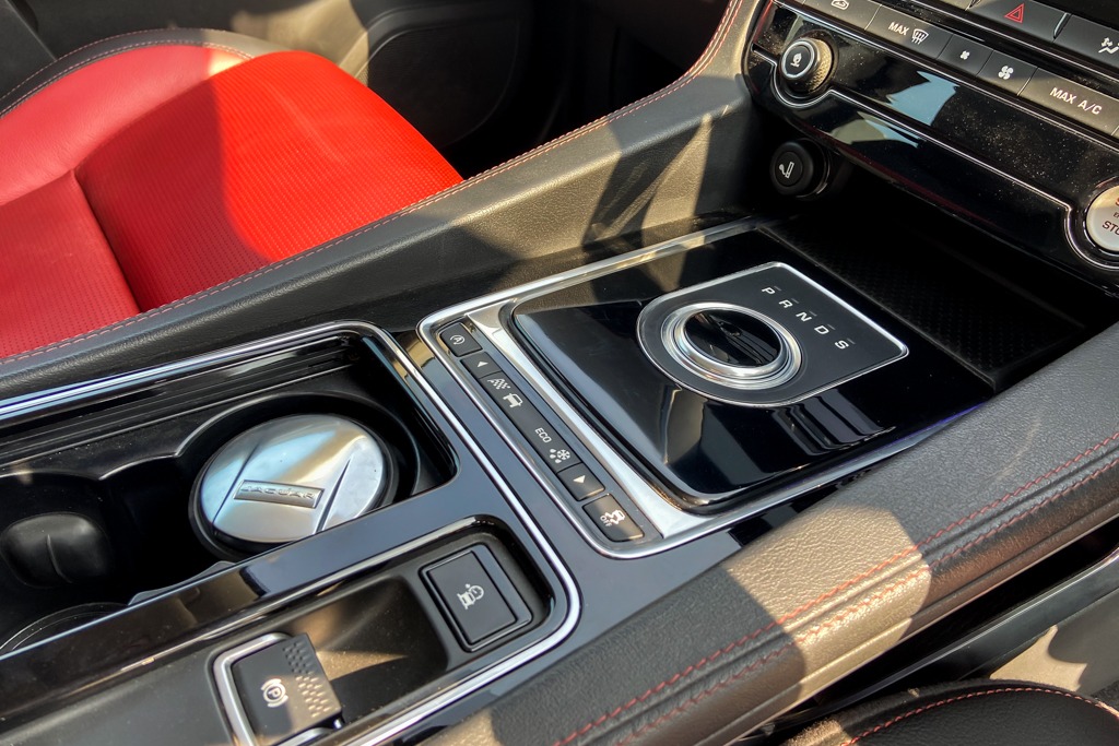 Jaguar F-Pace R sport