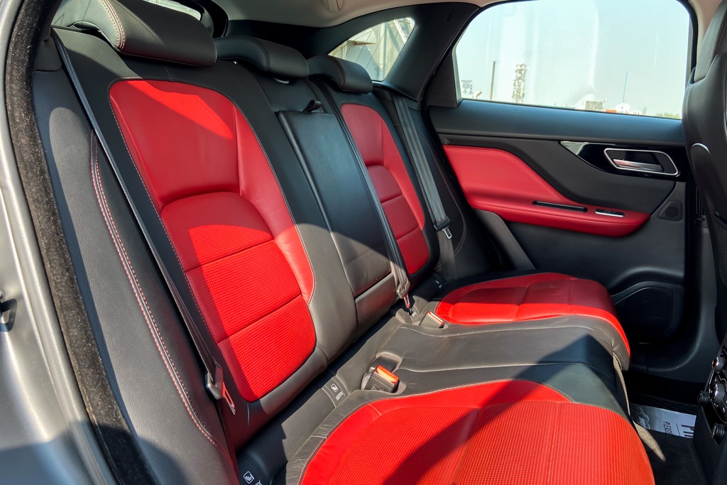 Jaguar F-Pace R sport