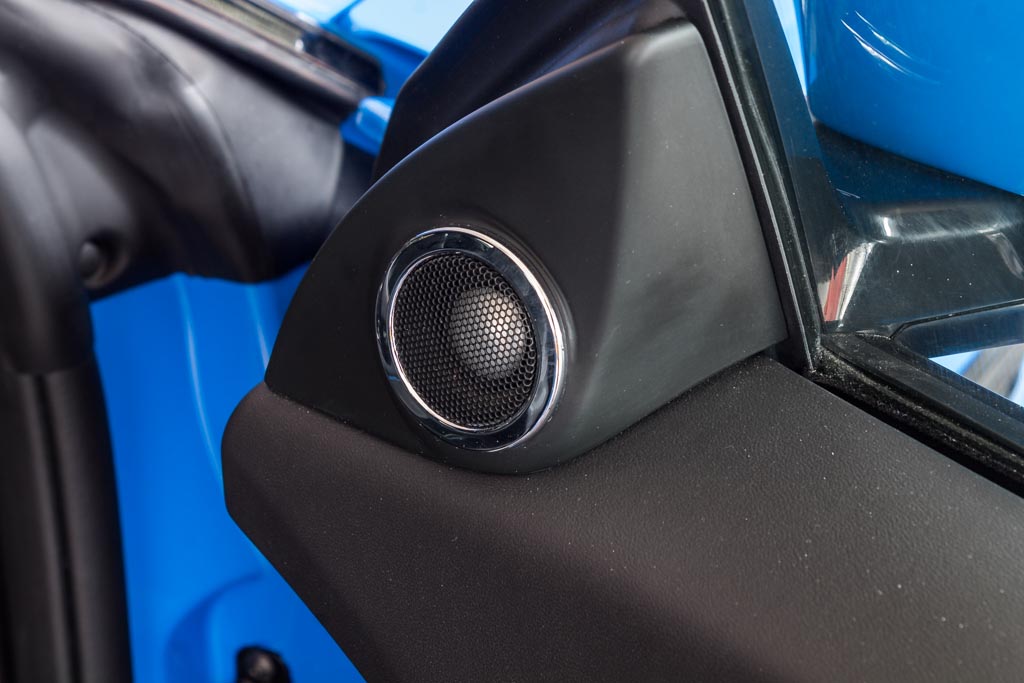 Jaguar XKR-S speakers