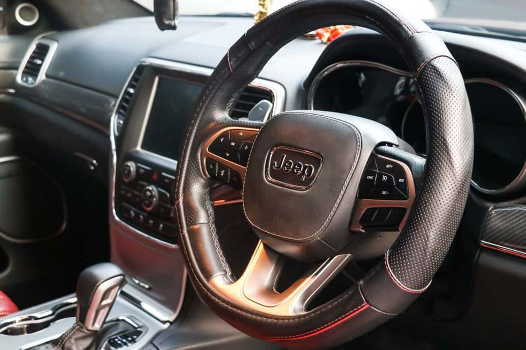 Jeep Grand Cherokee SRT