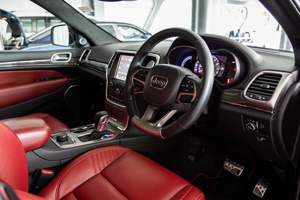 Jeep Grand Cherokee SRT