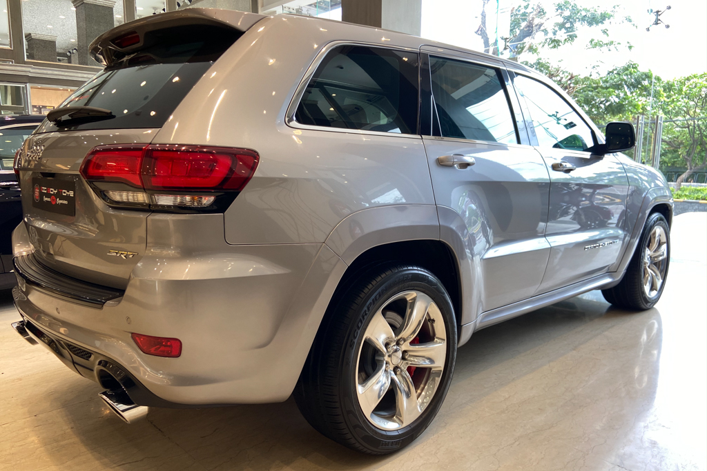 Jeep Cherokee SRT