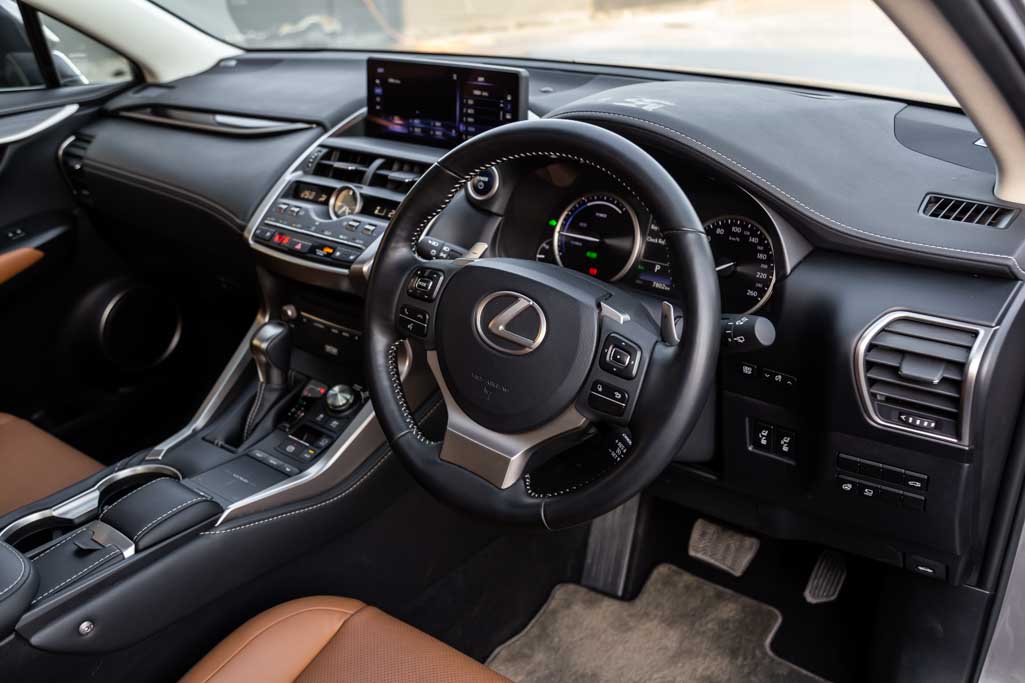 Lexus NX 300H Luxury