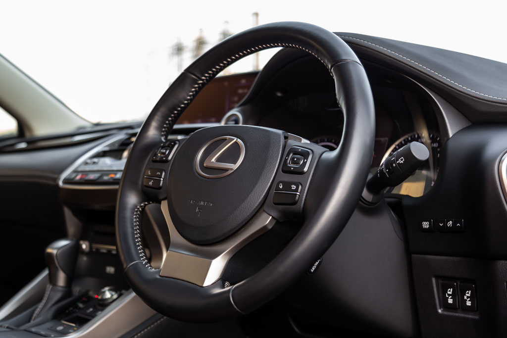 Lexus NX 300H Luxury