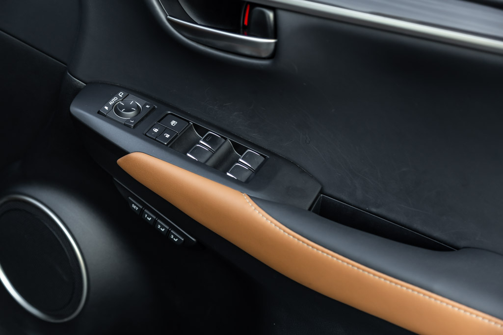 Lexus NX 300H Luxury