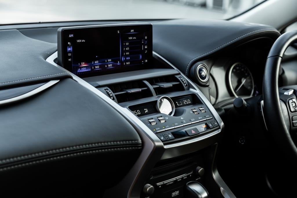 Lexus NX 300H Luxury