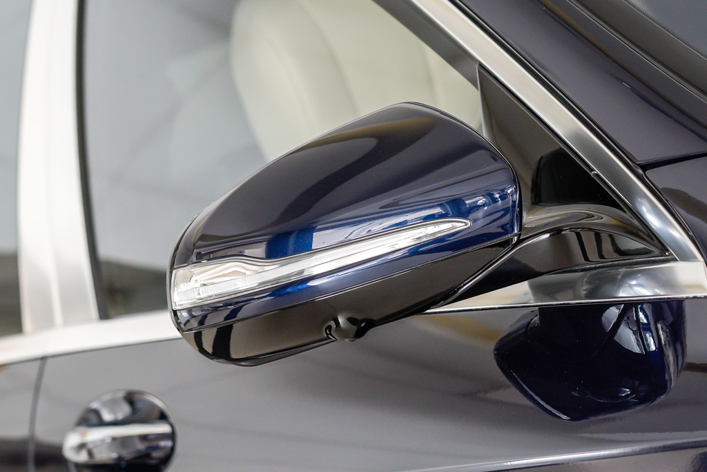 MERCEDES MAYBACH S560