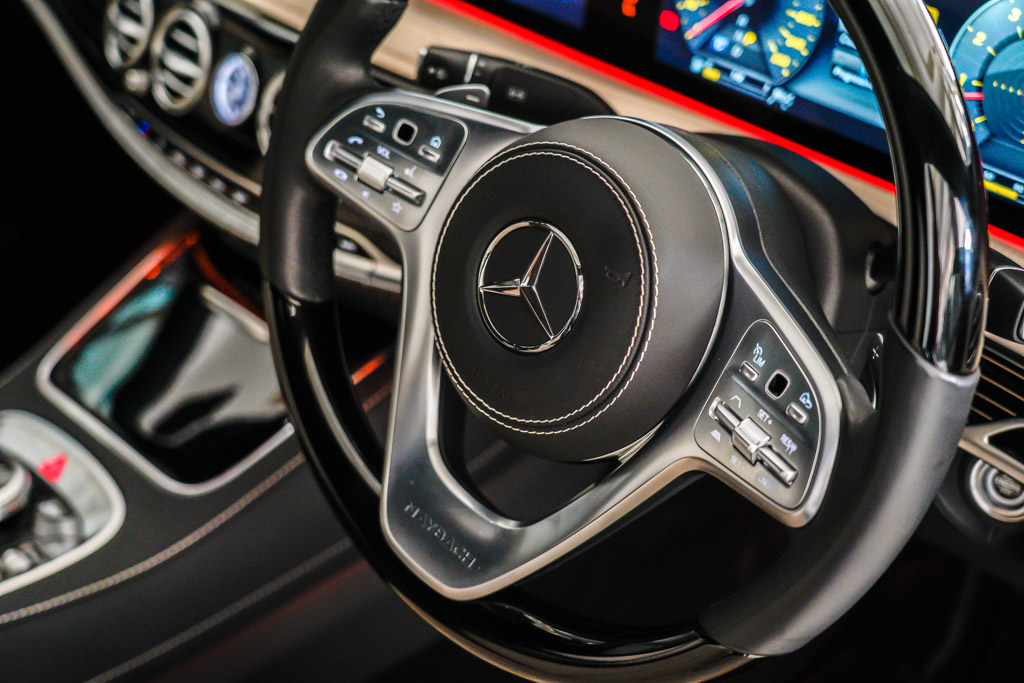 MERCEDES MAYBACH S560