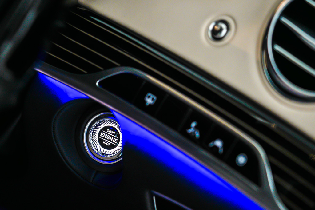 MERCEDES MAYBACH S560