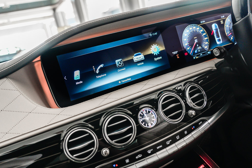 MERCEDES MAYBACH S560