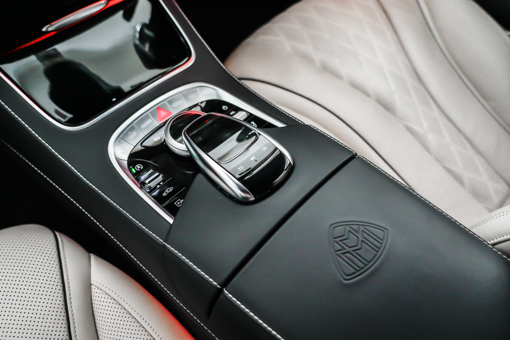 MERCEDES MAYBACH S560