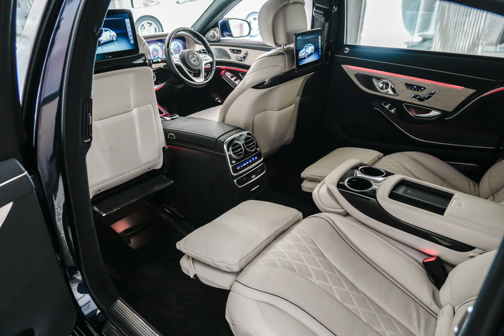 MERCEDES MAYBACH S560