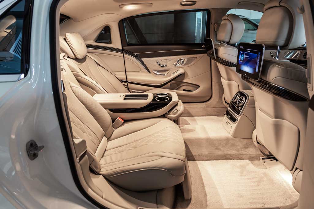 Mercedes Maybach S560