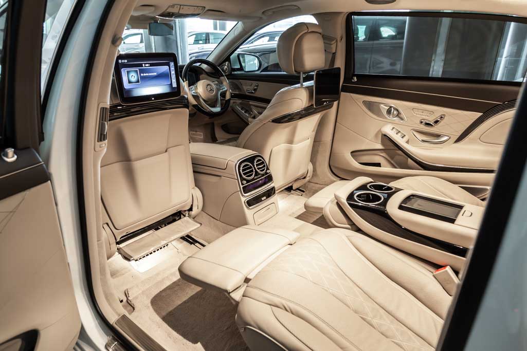 Mercedes Maybach S560
