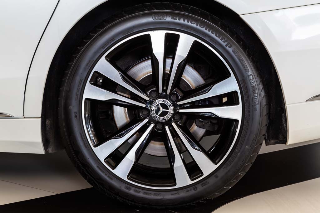 Mercedes Maybach S560