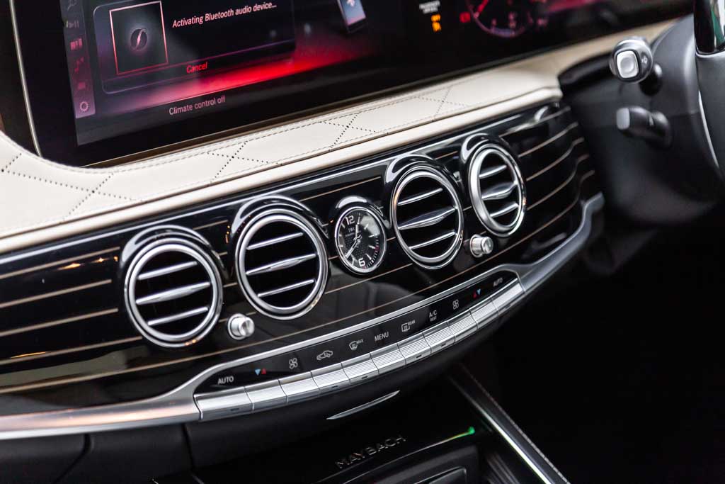 Mercedes Maybach S560