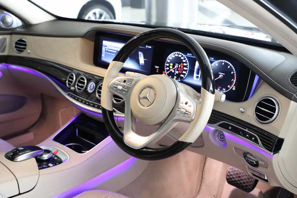 Mercedes Maybach S560