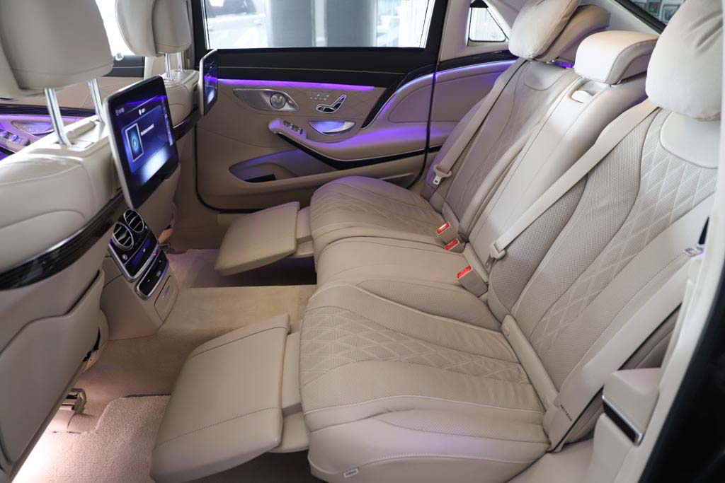 Mercedes Maybach S560