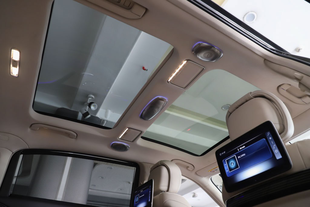 Mercedes Maybach S560