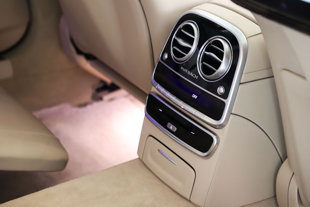 Mercedes Maybach S560