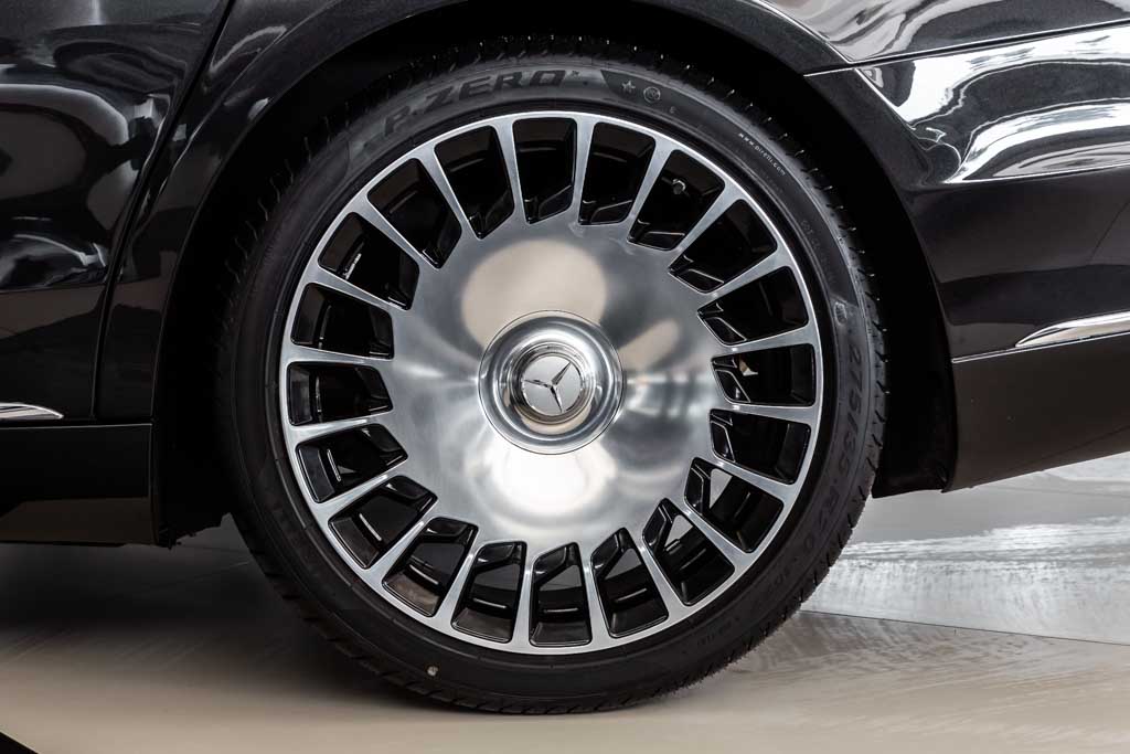 Mercedes Maybach S560