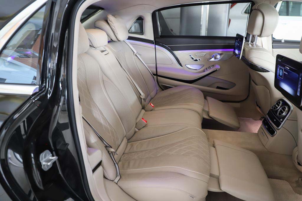 Mercedes Maybach S560