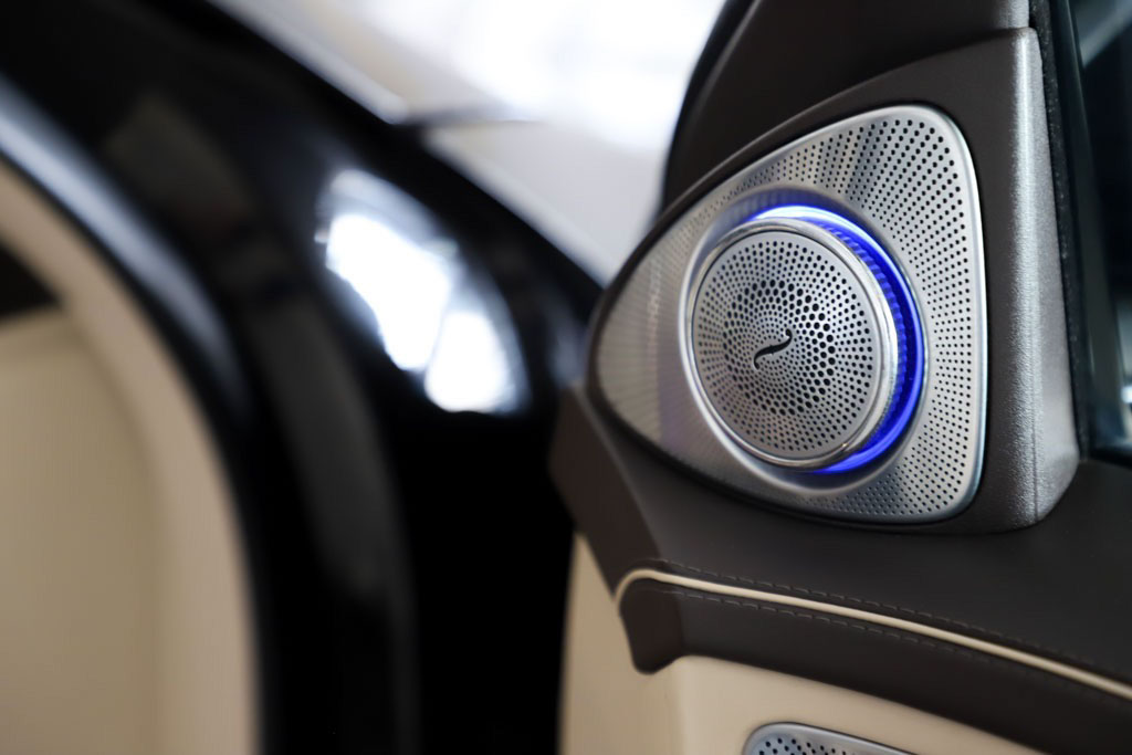 Mercedes Maybach S560