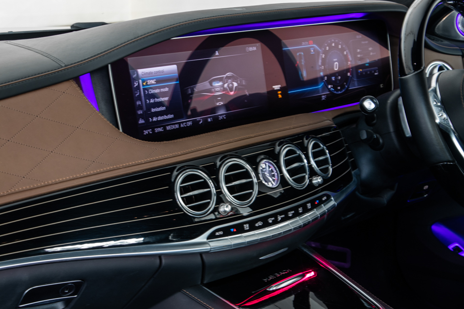 Mercedes Maybach S560