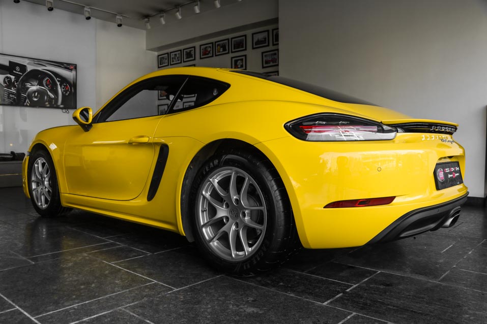 Porsche 718 Cayman 