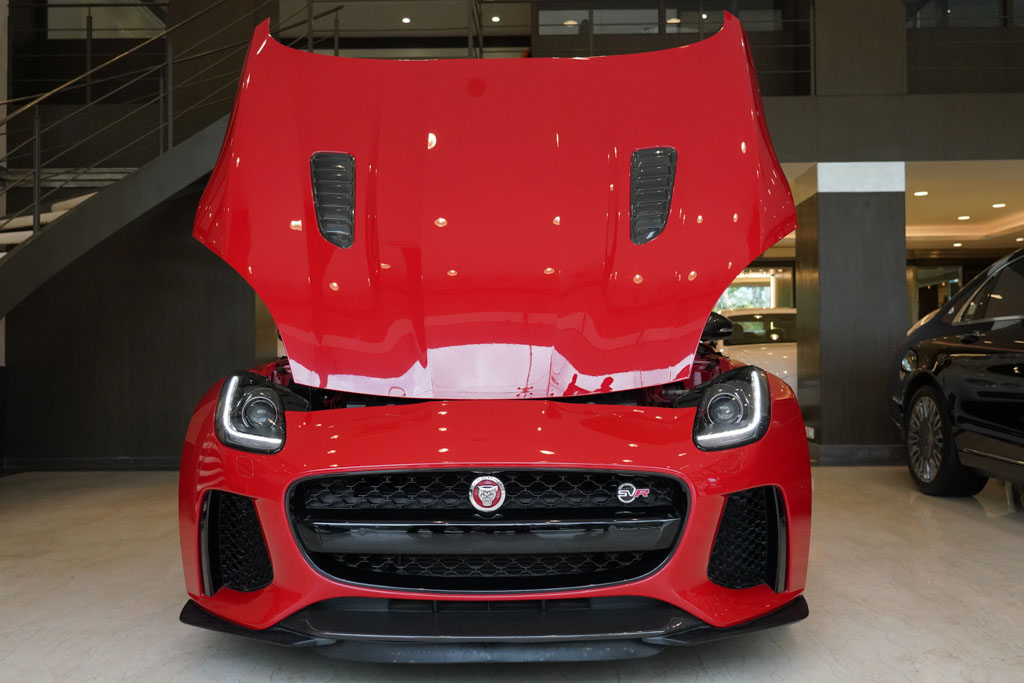 Jaguar F-Type SVR 