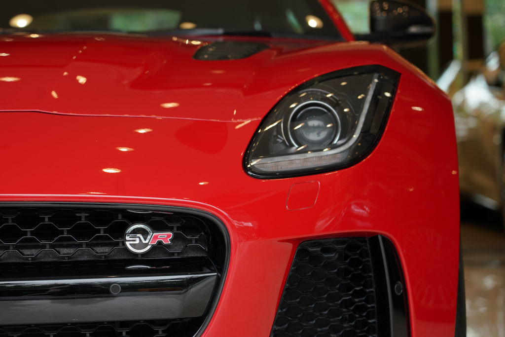Jaguar F-Type SVR 