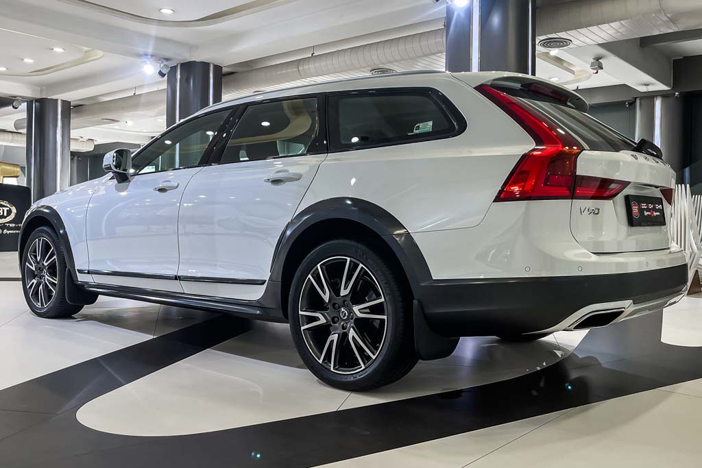 Volvo V90 Cross Country Inscription
