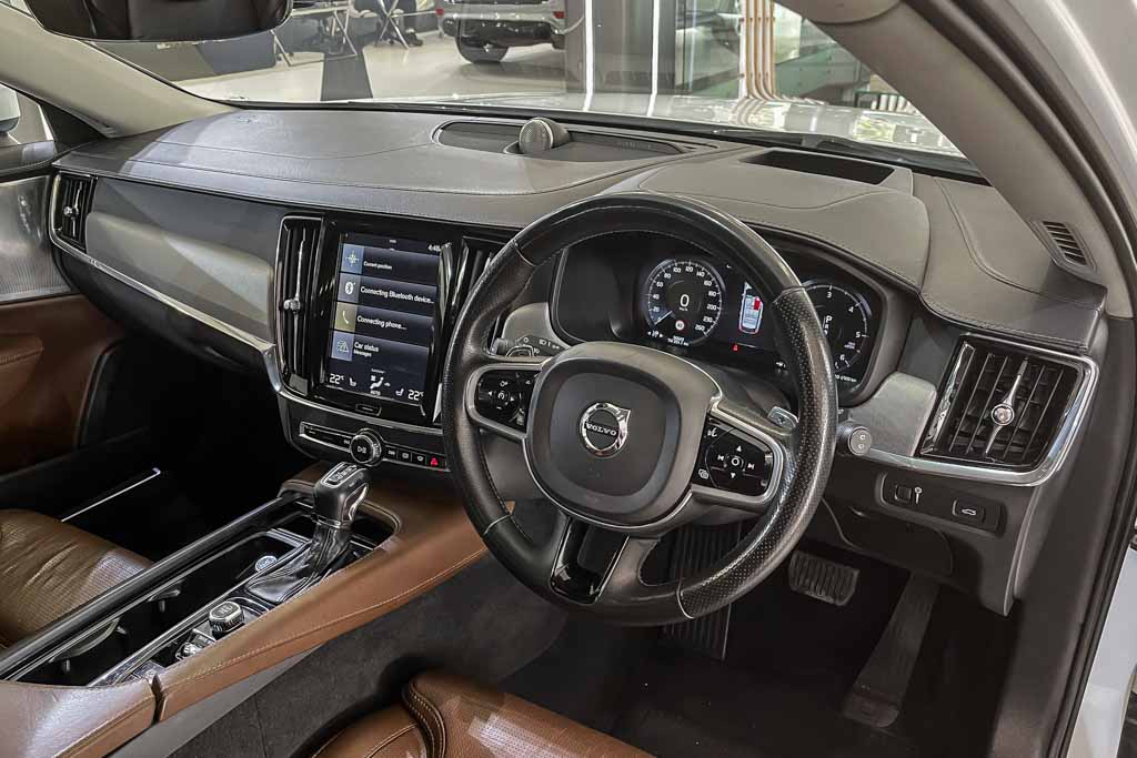 Volvo V90 Cross Country Inscription