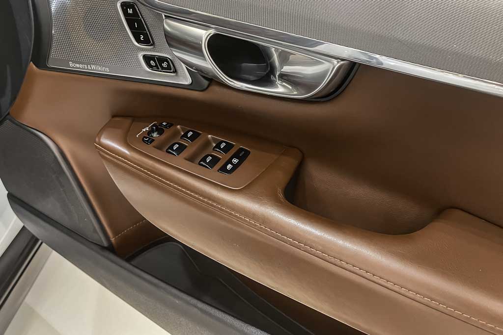 Volvo V90 Cross Country Inscription