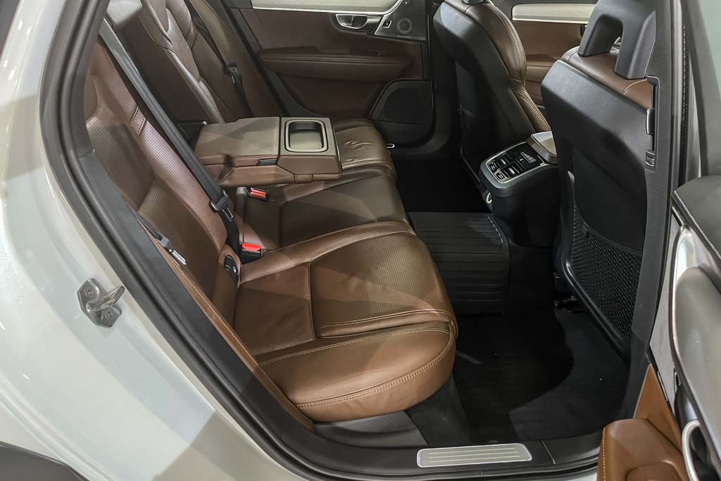 Volvo V90 Cross Country Inscription