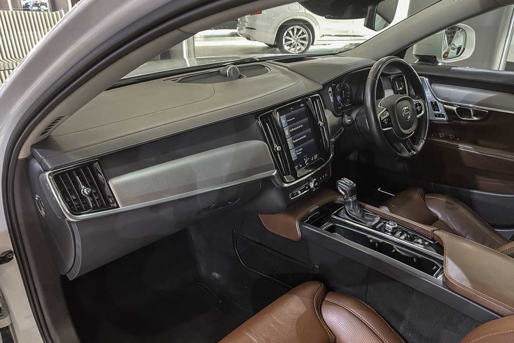 Volvo V90 Cross Country Inscription
