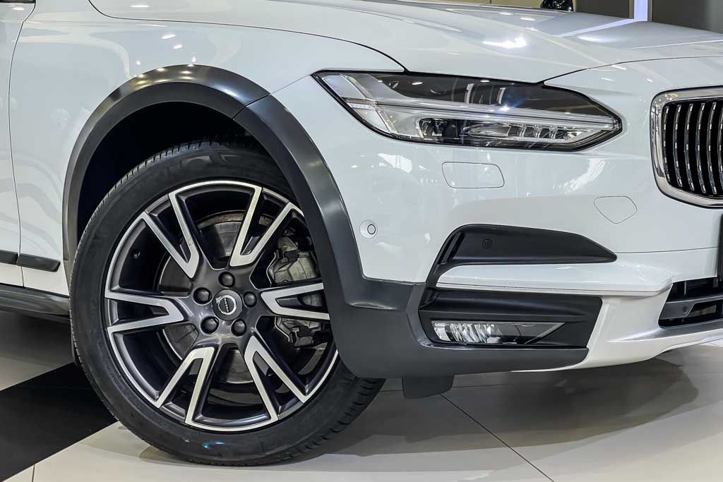 Volvo V90 Cross Country Inscription